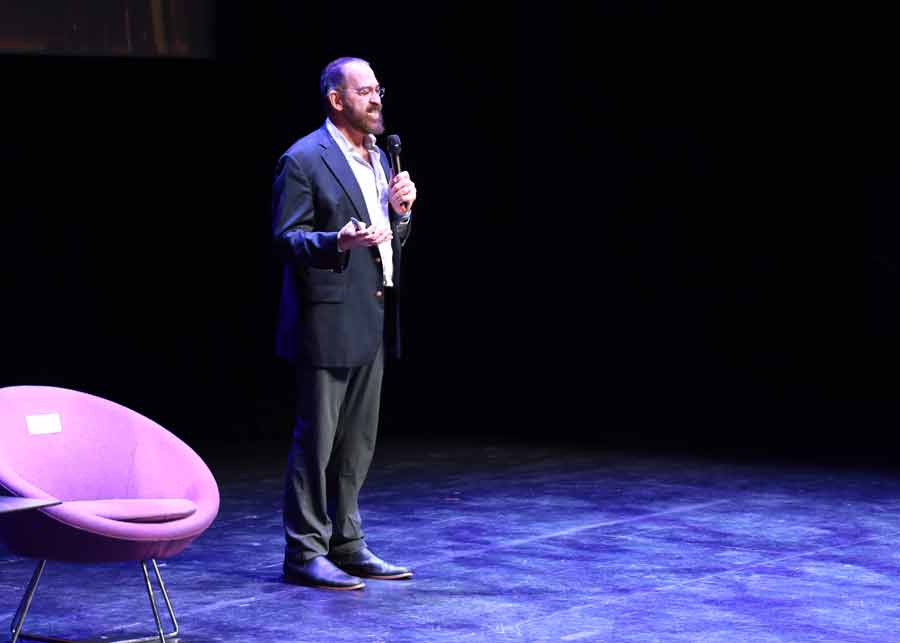 Educación en la era digital, IA y tecnologías, conferencia reimaginando experiencias de aprendizajes en la era digital.