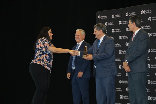 El Premio a la Formación LiFE se entregó dentro de la celebración del Día de las y los profesores. 