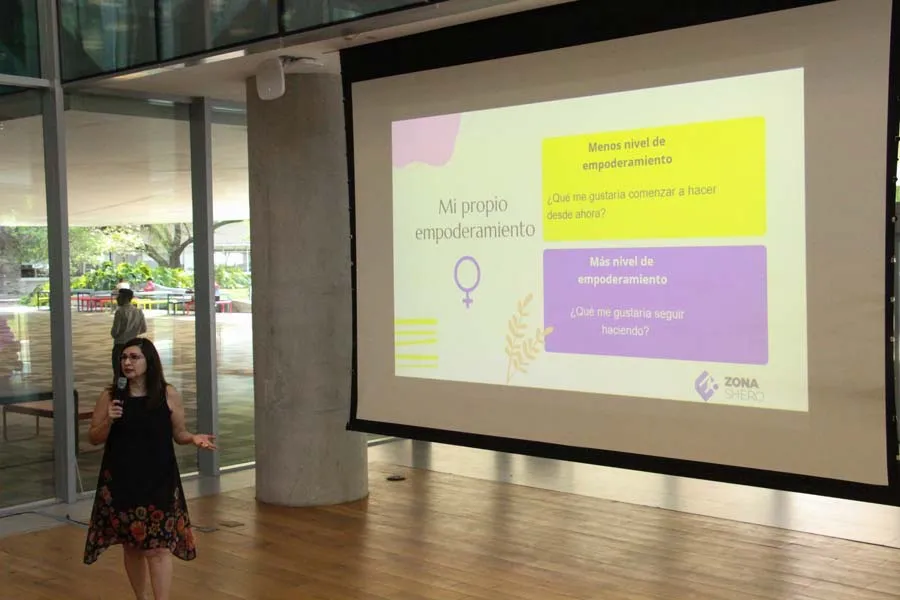Plática sobre empoderamiento femenino