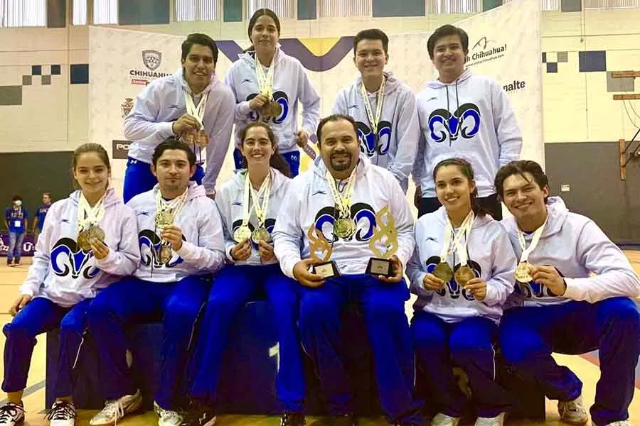 El equipo de tenis de mesa consiguió el primer lugar en la rama femenil y el tercero en el varonil.  