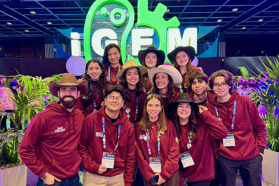 El equipo PHASEOS del Tec campus Chihuahua sonrientes en el Jamboree 2025