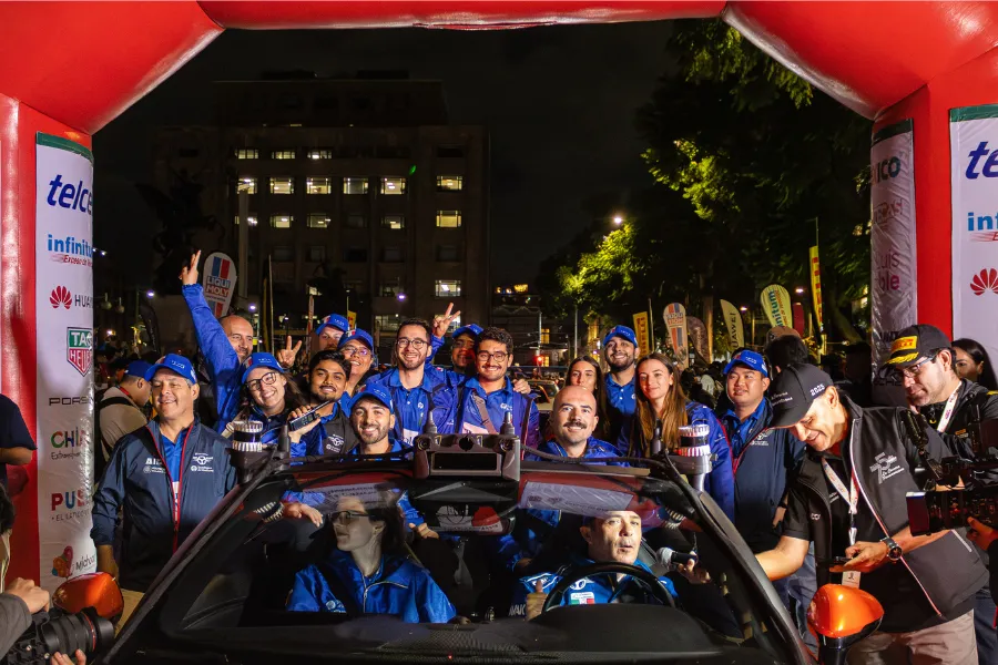 Tec presenta veh&iacute;culo aut&oacute;nomo en Bellas Artes