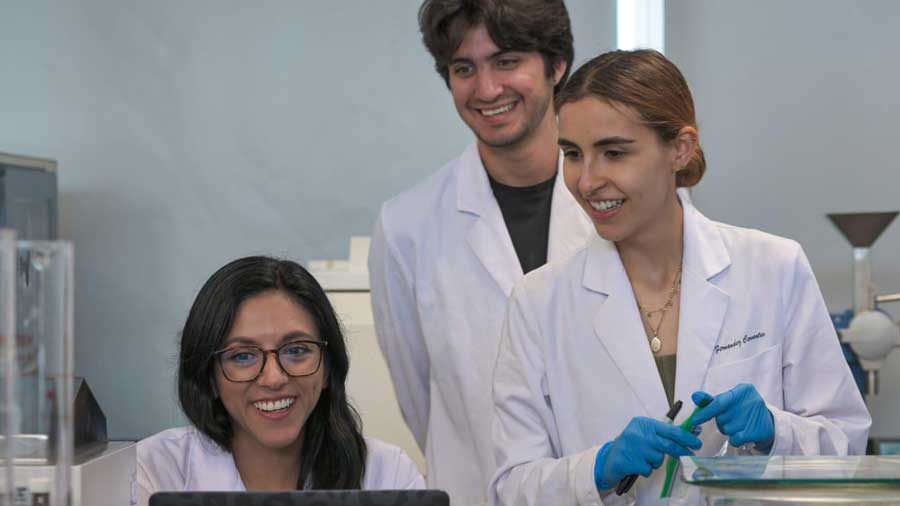 Mariana Fernández, estudiante de Ingeniería en Alimentos del Tec campus Qro, es una de las ganadoras de la prestigiosa beca Jim Page Memorial. 