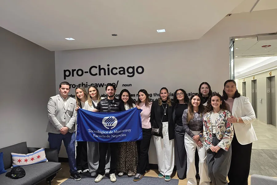 Estudiantes de la Escuela de Negocios en Misión Comercial en Chicago