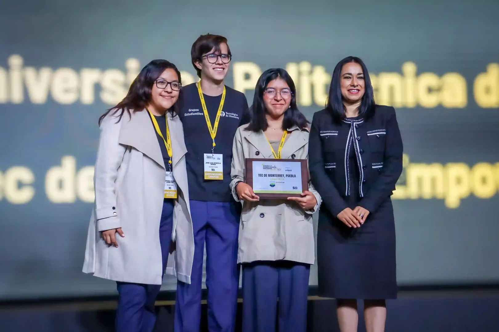 Alumnas del Tec campus Puebla ganaron el Ford College Community Challenge por facilitar talleres de ciencia y tecnología en Puebla y Oaxaca