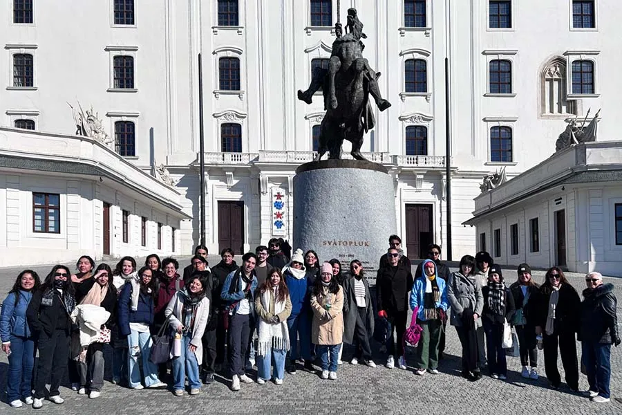 Estudiantes Tec realizan servicio social con Embajada de México en Austria