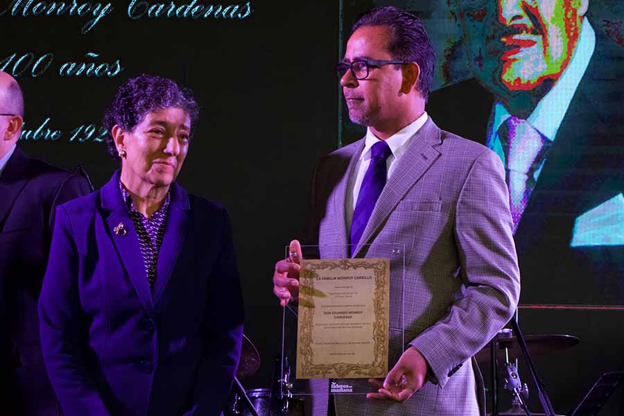 Nueva beca perpetua celebra el legado del fundador de Tec Toluca