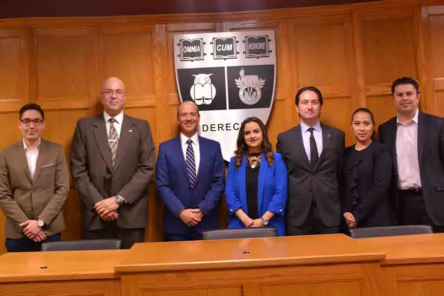 Maestra Ang&eacute;lica Santana asume presidencia de Karewa