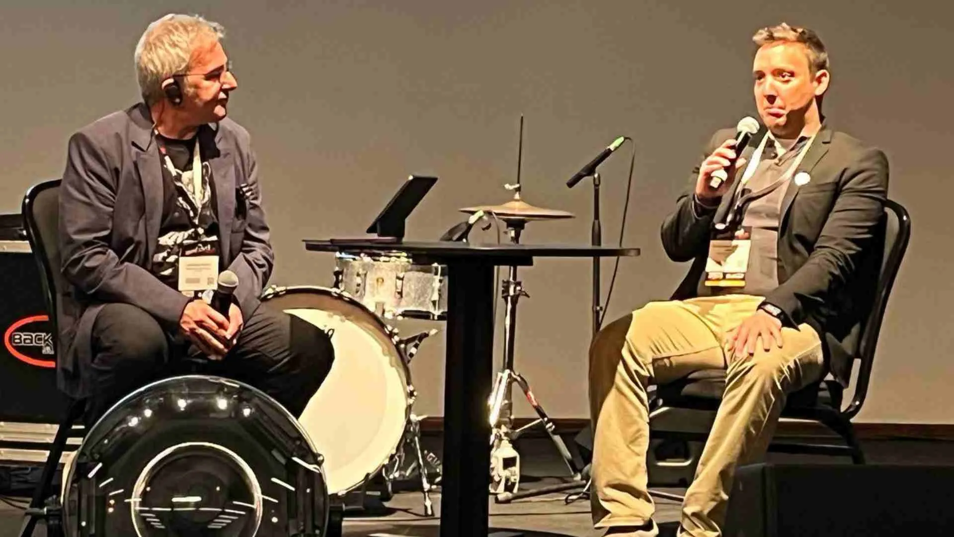 Flavio Everardo particip&oacute; en un panel sobre la m&uacute;sica e IA