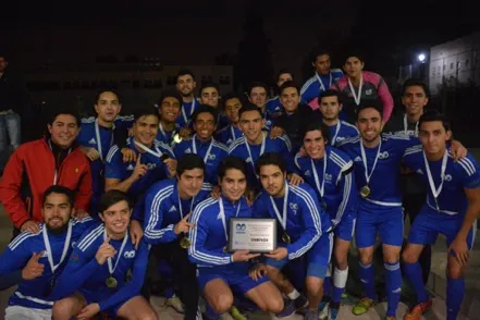 F&uacute;tbol soccer