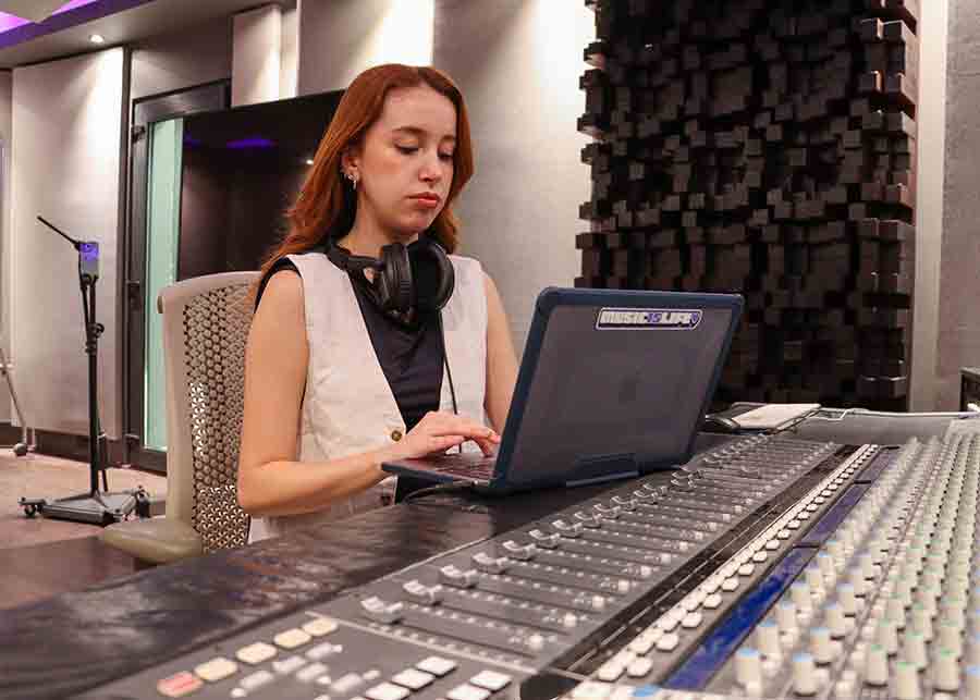 Alumna del Tec Guadalajara fue DJ principal del festival GDLuz.