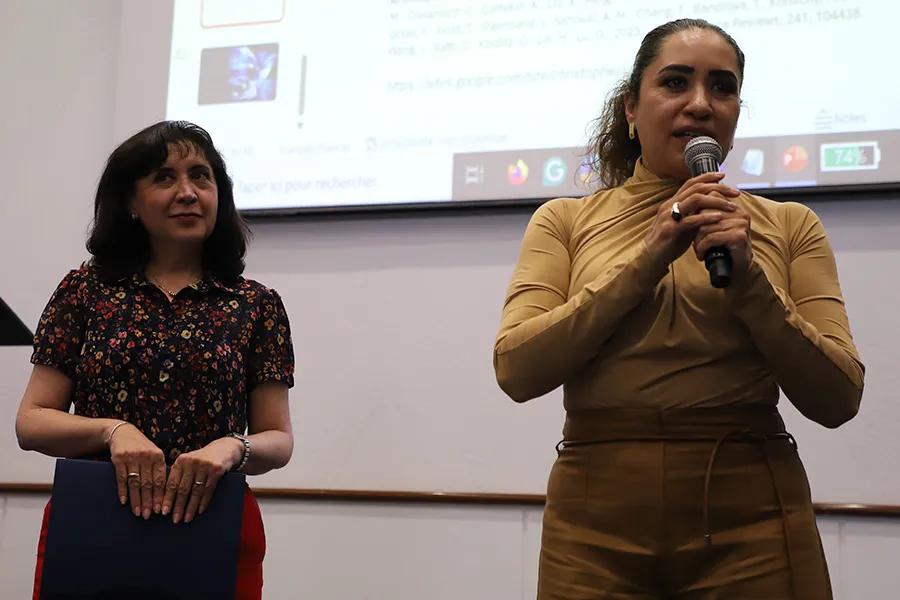 Verónica Pedrero, directora general del Tec campus Estado de México, y Marisol Ugalde, directora de división de la Escuela de Arquitectura, Arte y Diseño en el mismo campus.