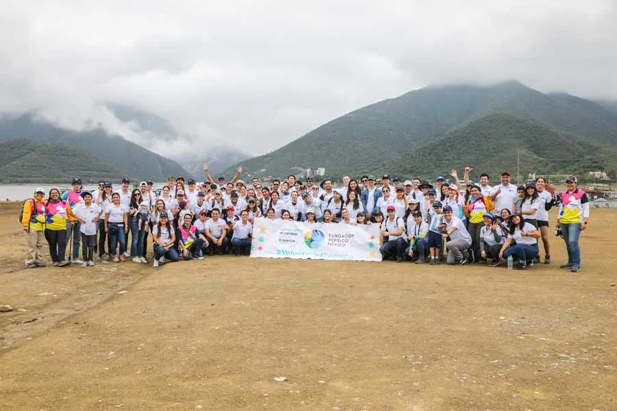 Voluntarios M&eacute;xico en actividad natural