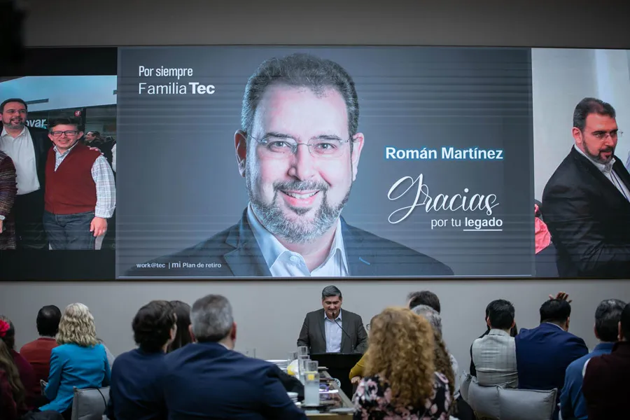 Homenaje Román Martínez