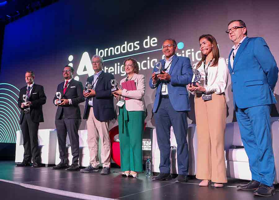 Intengencia artificial en las universidades; panel analizó las claves para su desarrollo.