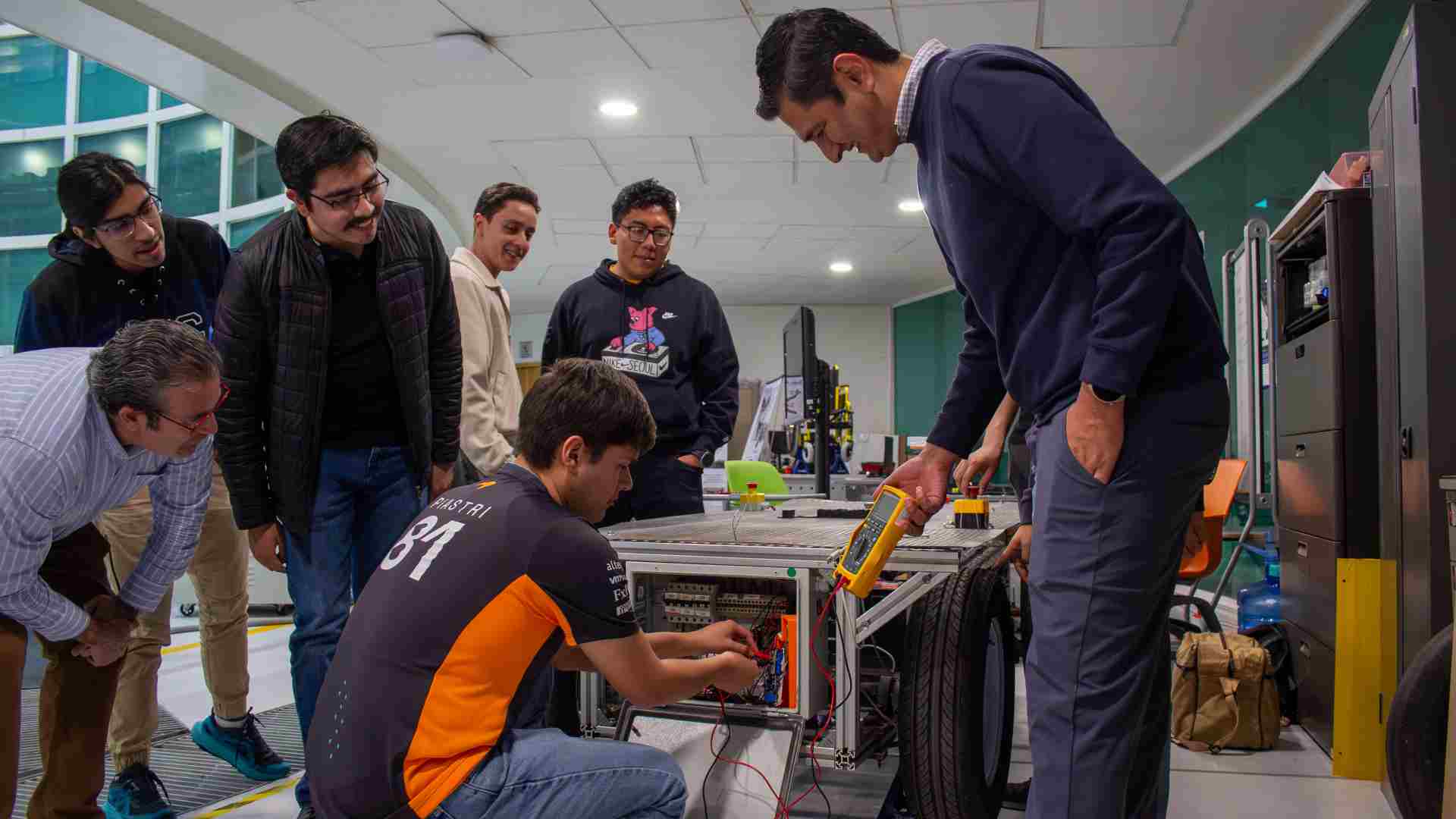 Investigaci&oacute;n del Tec campus Puebla desarroll&oacute; un veh&iacute;culo aut&oacute;nomo para entornos confinados