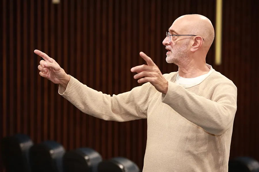 Jacques-Diego Losa dando su masterclass en el Tec campus Estado de M&eacute;xico.