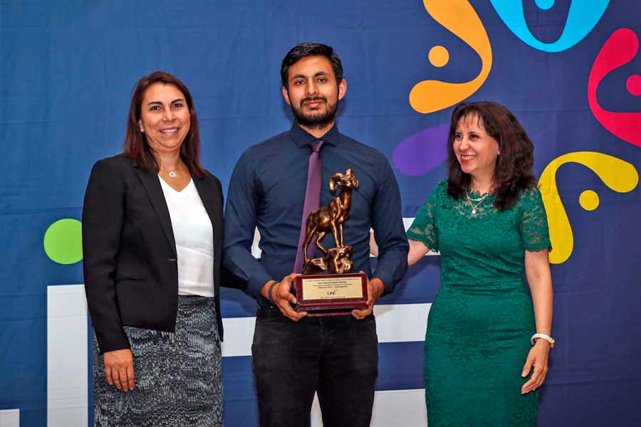 Al graduarse, Jairo también obtuvo un premio de Liderazgo y Formación Estudiantil del Tec.