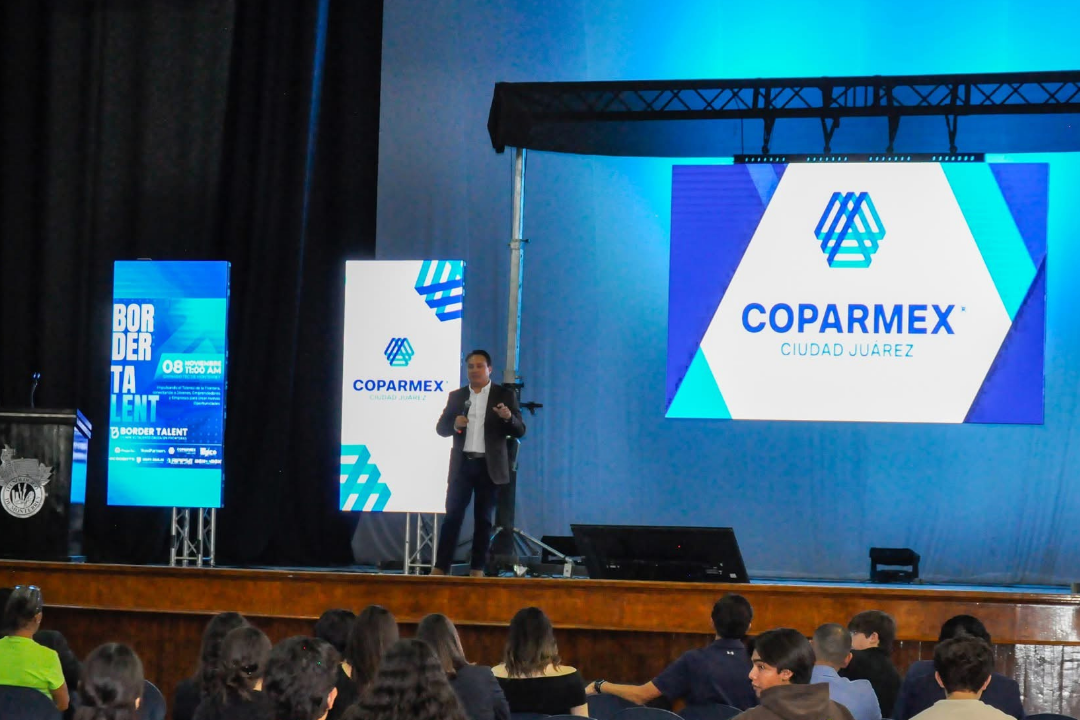 Ponencia de un representante de COPARMEX Ciudad Ju&aacute;rez durante el encuentro Border Talent, realizado con la participaci&oacute;n de estudiantes del Tecnol&oacute;gico de Monterrey.