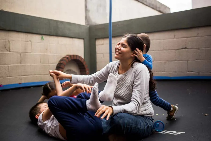 La investigadora es madre de cuatro hijos: dos niños y dos niñas.