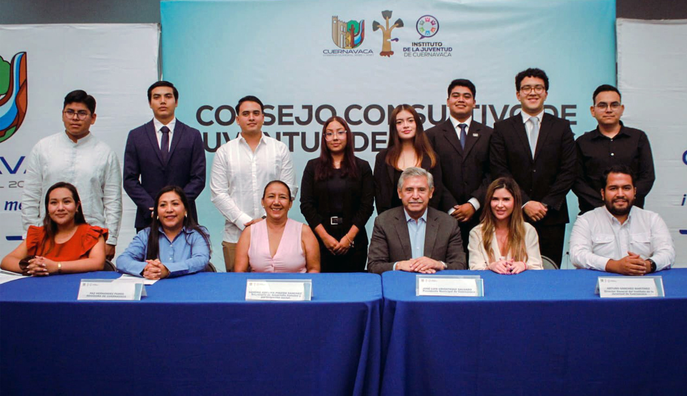 El alcalde de Cuernavaca José Luis Urióstegui Salgado tomó protesta a las y los nueve integrantes del Consejo Consultivo de la Juventud (CCONJUVEC) 2026, junto a autoridades municipales, en el Museo de la Ciudad de Cuernavaca.