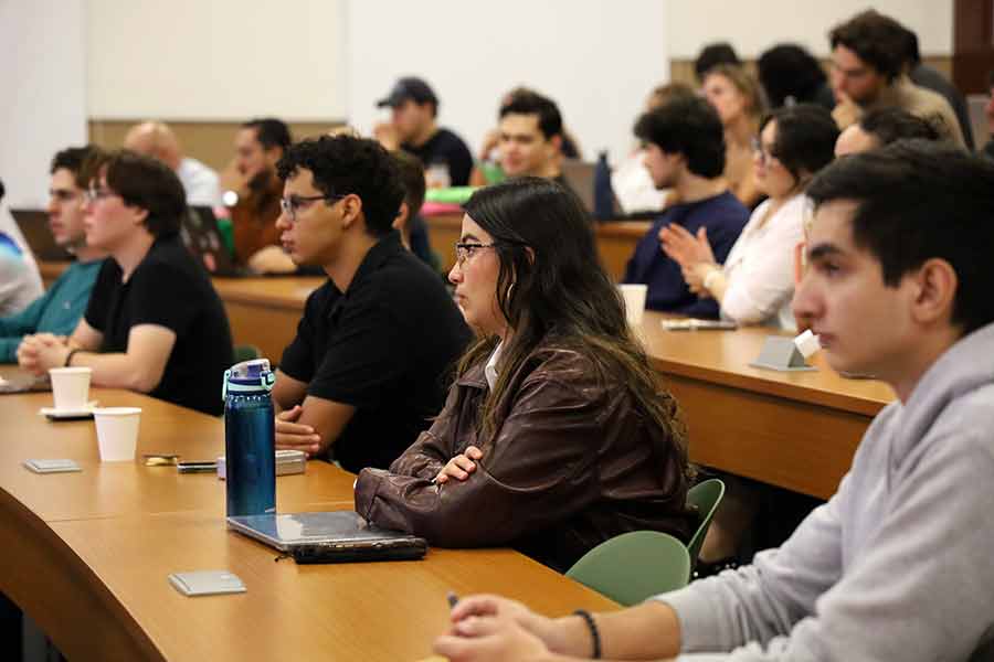 Liderazgo social, con propósito, fue el tema de la ponencia del académico y político Sergio Fajardo.