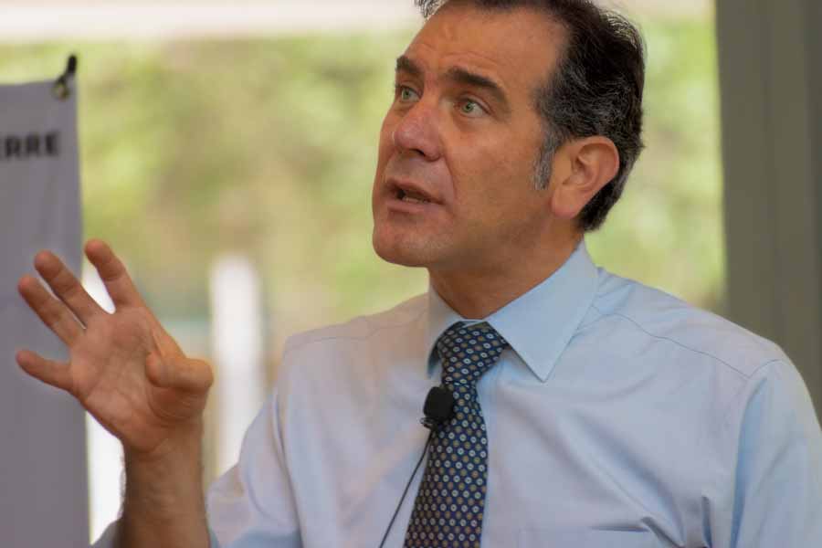 Lorenzo de Córdova en diálogo universitario "Diálogo sobre nuestra democracia!