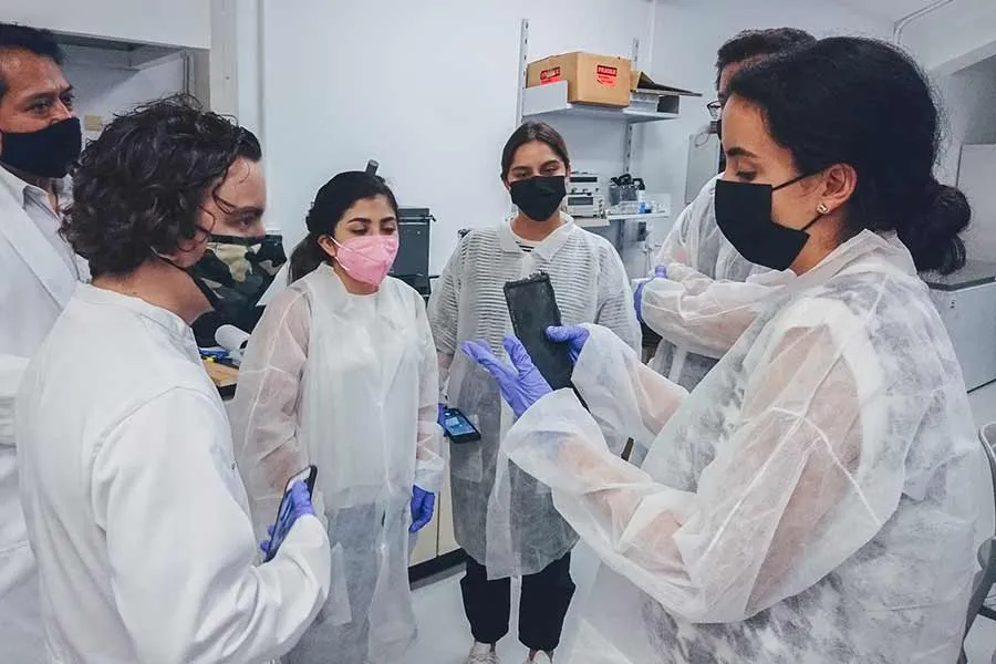 Los estudiantes dise&ntilde;aron diversos proyectos basados en nanotecnolog&iacute;a durante la Semana i.