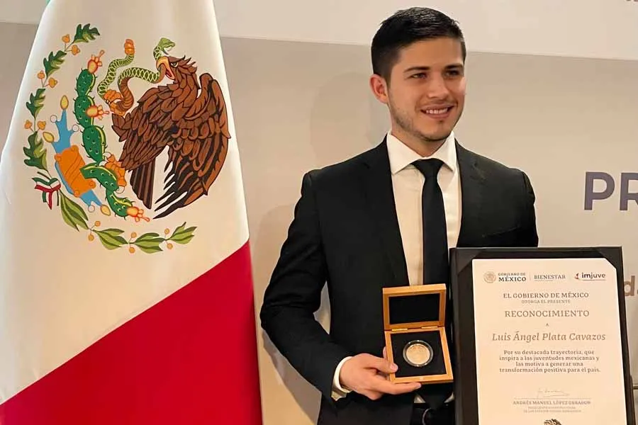 Luis &Aacute;ngel Plata.