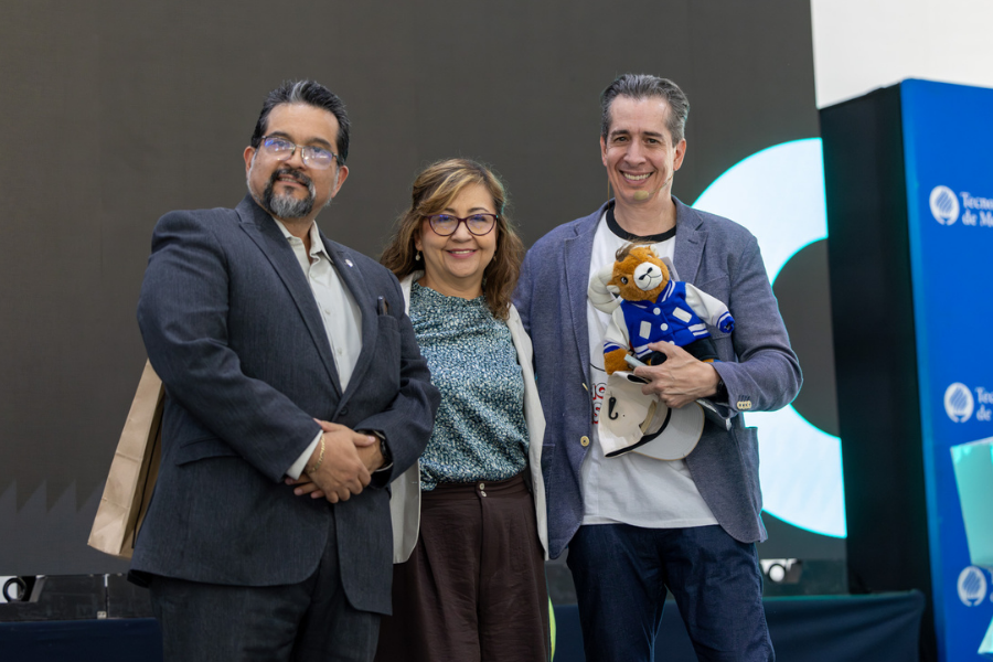 Luis Arvizu, General Manager de Disney M&eacute;xico, imparte la conferencia sobre el poder del storytelling en Tec CCM.