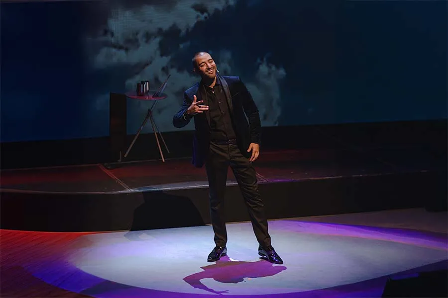 luis gerardo ayala canta con sus manos