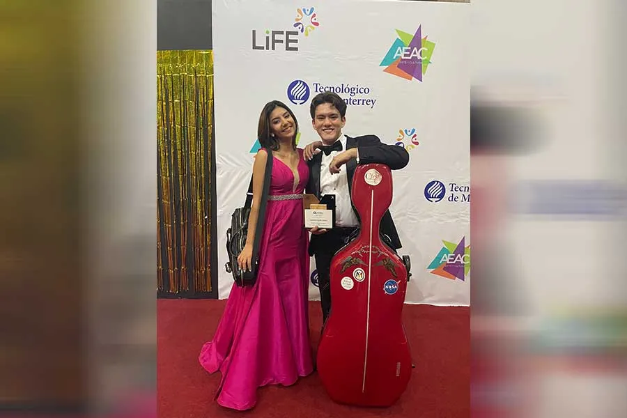 Marlenne Santos y &Aacute;ngel Bustillos.