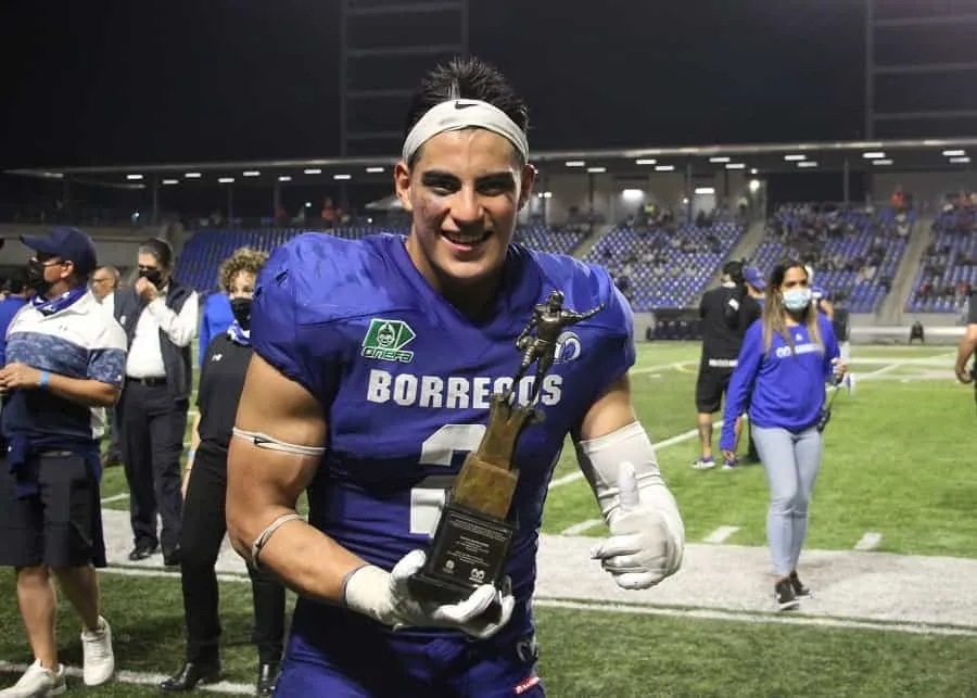 Mauricio Mart&iacute;nez, ganador del Premio Alfonso "Cunano" Valdez. 