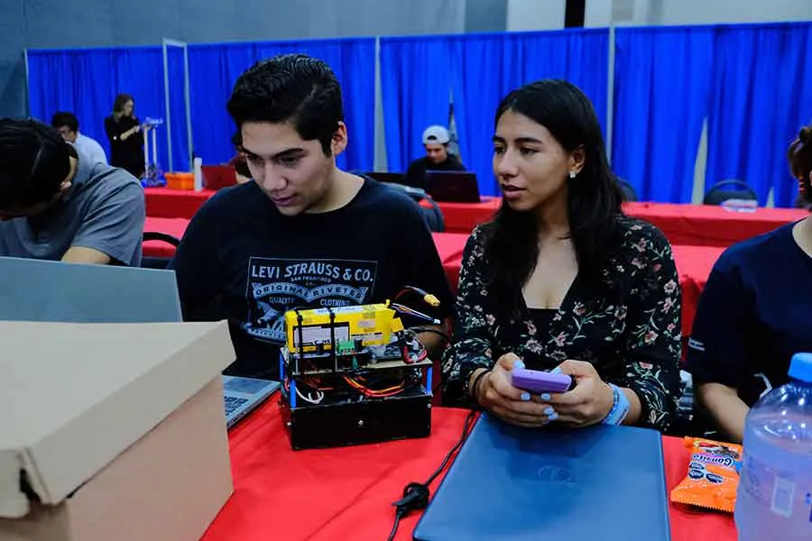 Mundial de rob&oacute;tica RoboRave, en el que destacaron estudiantes del Tec Guadalajara.