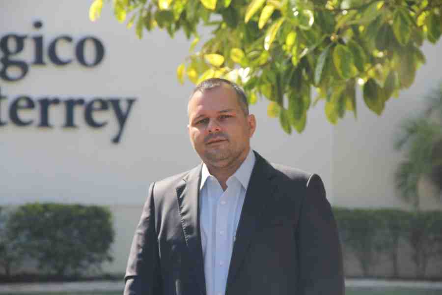 Othón Castañeda el líder de arte y cultura que recibió el premio internacional