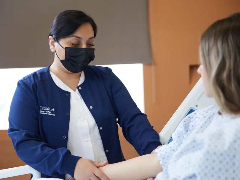 Para la evaluación se registraron los datos de 70 pacientes hospitalizados que, mediante pruebas clínicas, presentaron algún grado de falla cardiaca.