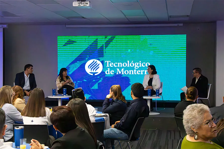 Un panel abord&oacute; el presente y el futuro de los contadores p&uacute;blicos en el Tec de Monterrey campus Laguna