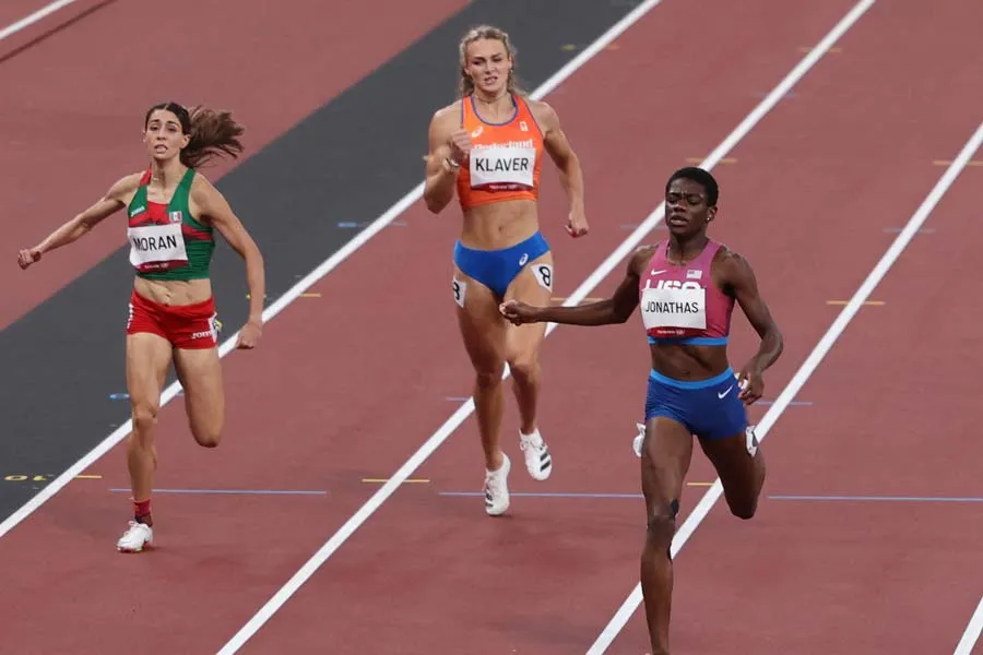 Paola Morán cerró fuerte en la semifinal de 400 metros planos en Tokio 2020.