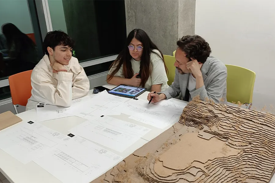 Rubén Nesme en asesoría.