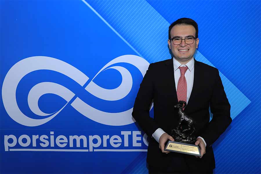 Reconocen trayectoría de futuros egresados en Por Siempre Tec Santa Fe