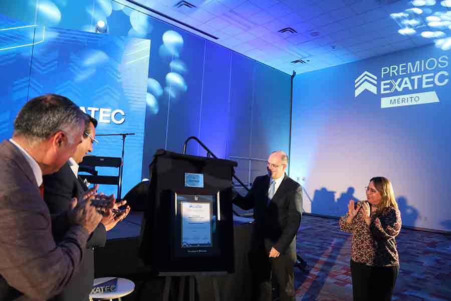 Premio Mérito EXATEC 2025 para Raúl Revuelta, del Tec Guadalajara.