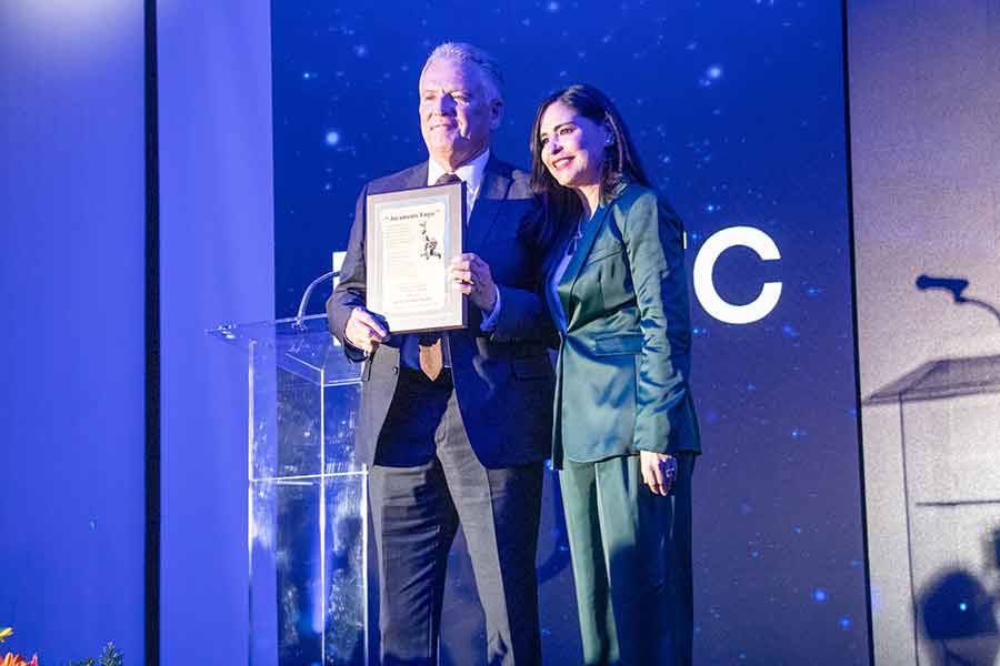Premio Mérito EXATEC para Alfonso Pompa en el Tec Guadalajara.