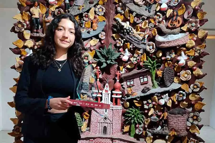 Alumna de PrepaTec recibe Premio Municipal por su talento acad&eacute;mico