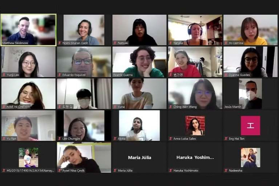 Sesi&oacute;n de CONNECT entre profesores y estudiantes de PrepaTec Esmeralda y otras partes del mundo.