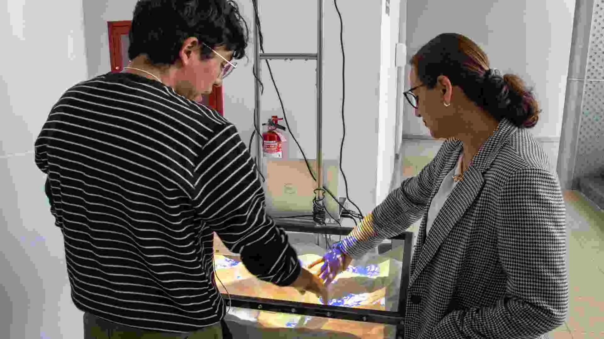 Estudiantes y profesores realizan demostraciones de Sandbox