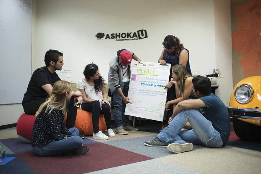 Programa de aceleración para startups Jeei, para emprendedores de Jalisco.