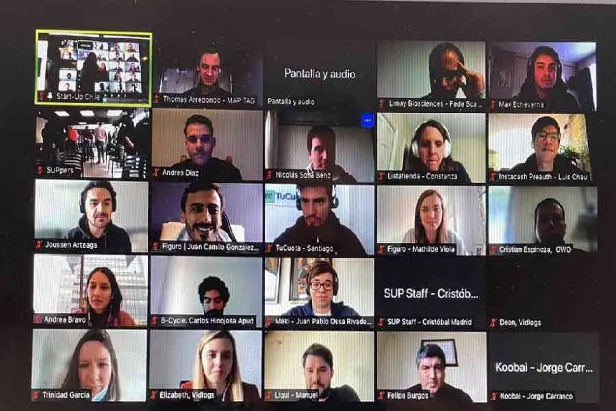 Thom en representación de MAP TAG en el programa de Ignite Startup Chile.