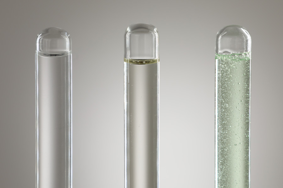Las 3 soluciones qu&iacute;micas en las que se basa SANAVE para desinfectar, preparar la superficie de la piel y crear el hidrogel.