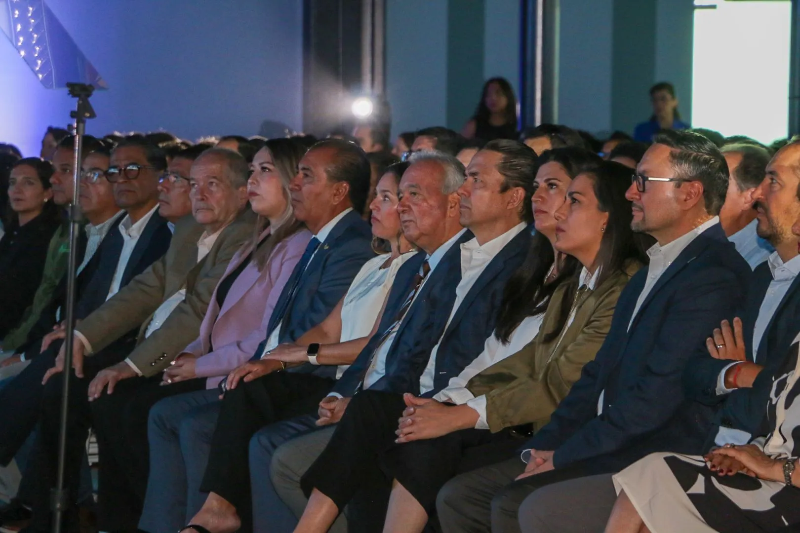 publico durante informe anual 2024