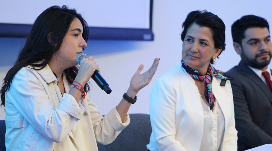 Mesa de di&aacute;logo en el 20 aniversario de RI en el Tec Quer&eacute;taro